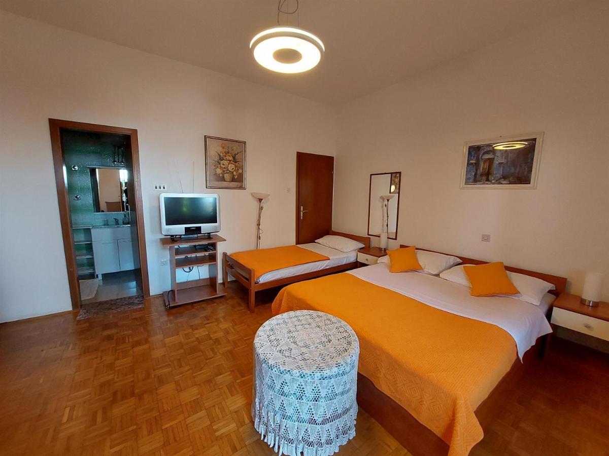 Apartments Faran Crikvenica Buitenkant foto